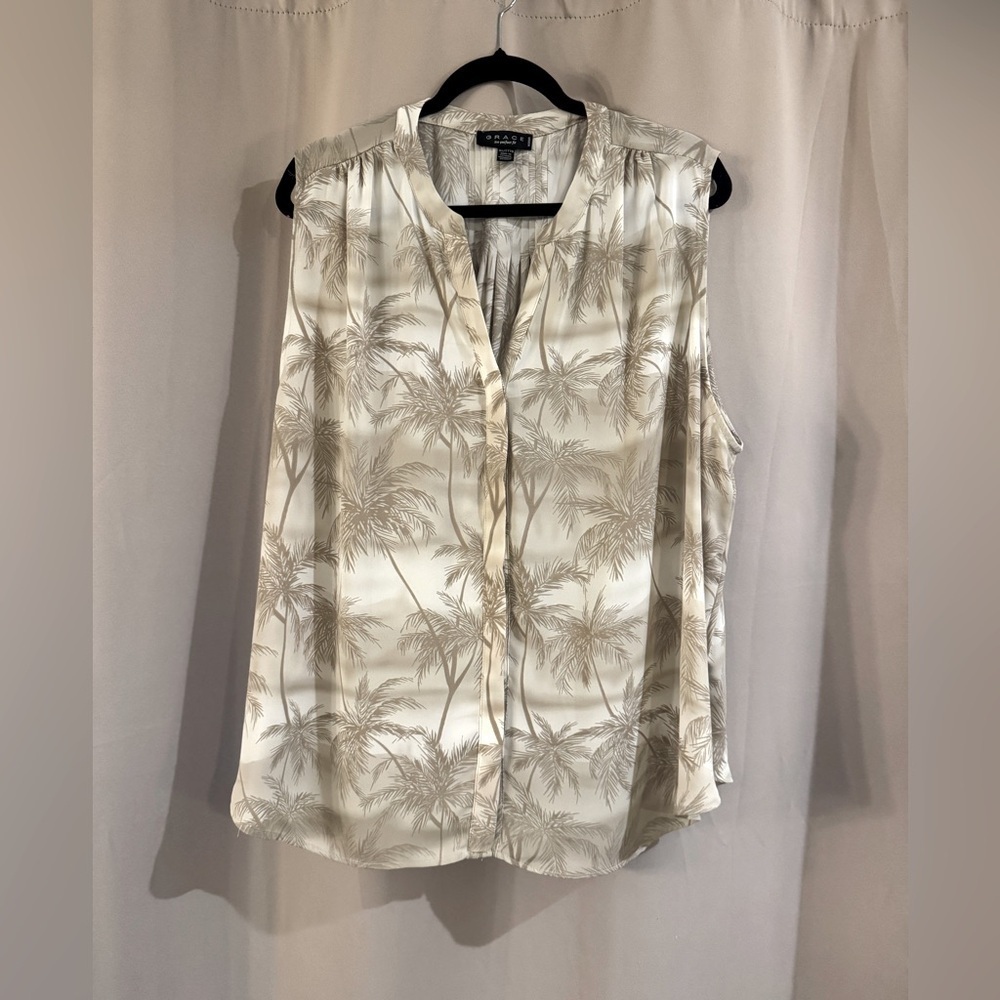 Women's Grace Palm Print Sleeveless Top